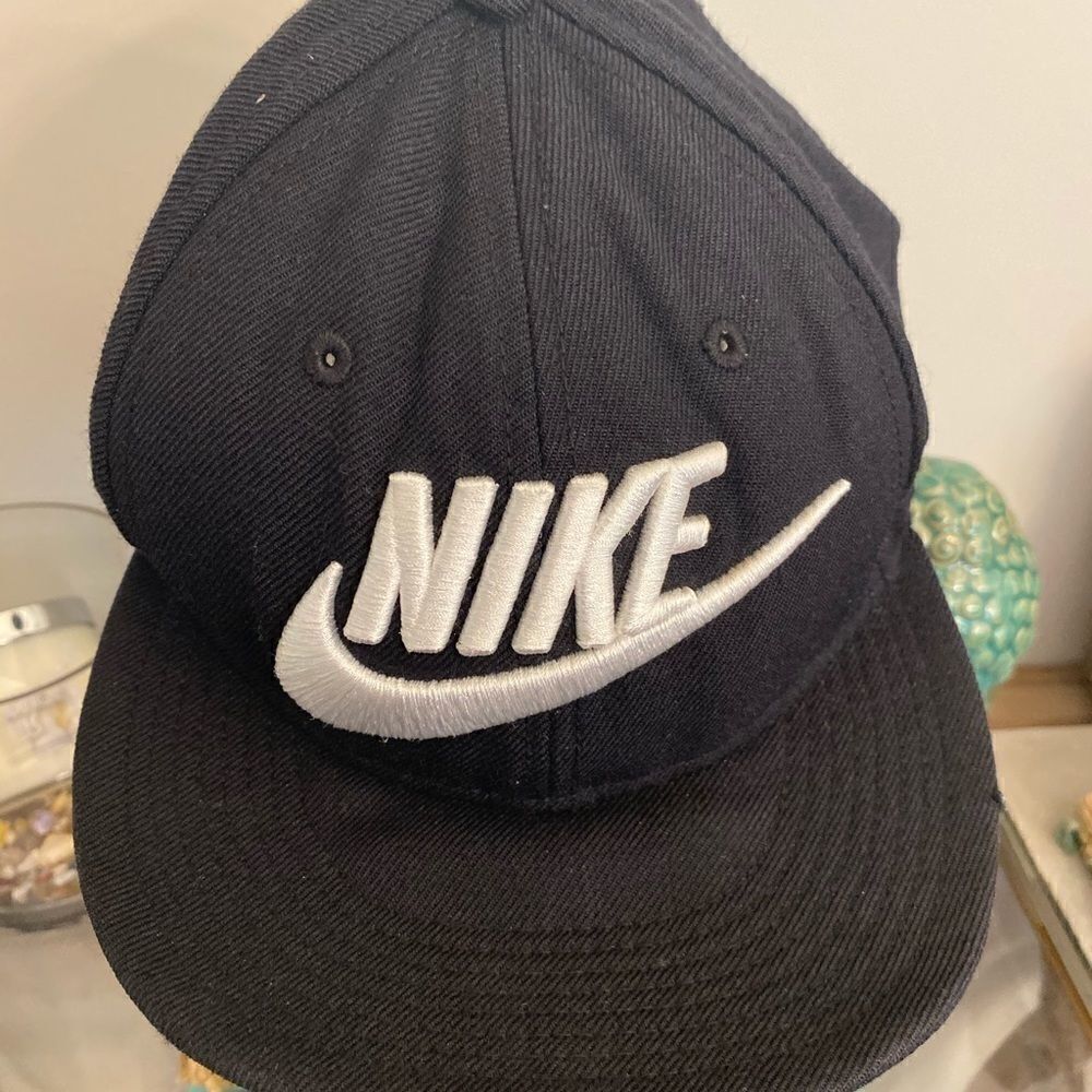 EUC customized Nike True  flat bill lifestyle hat.